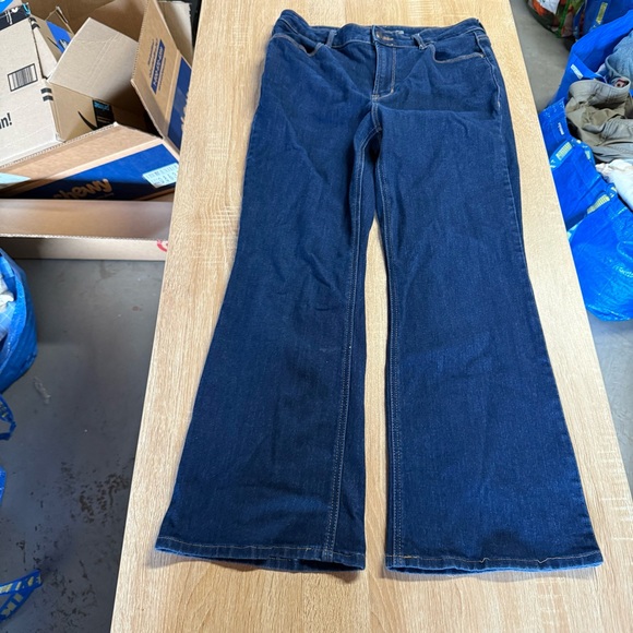 Old Navy Women’s High Rise flare Jeans in Blue Size 10 EUC - Picture 1 of 5